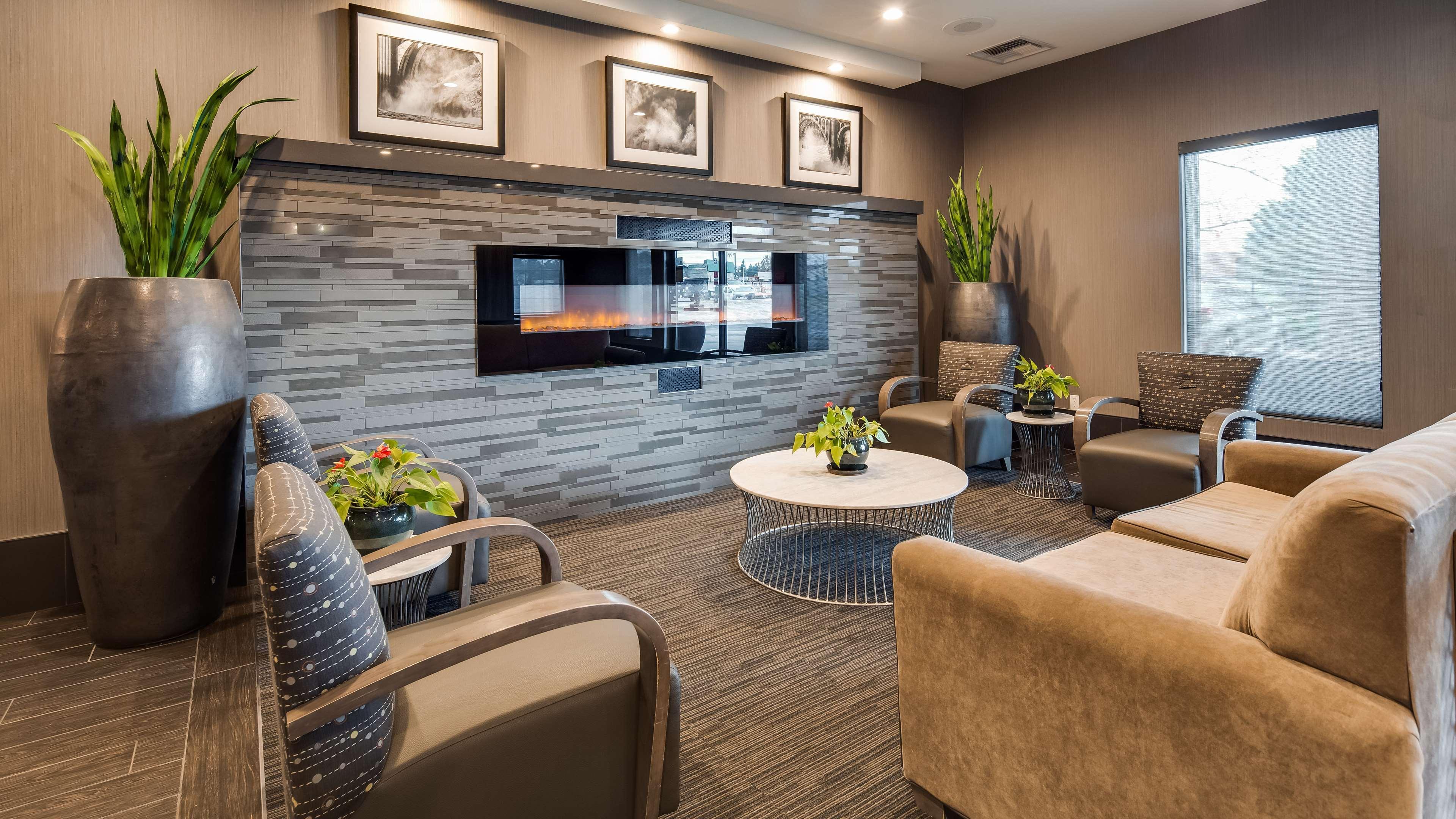 Best Western Plus Spokane North エクステリア 写真