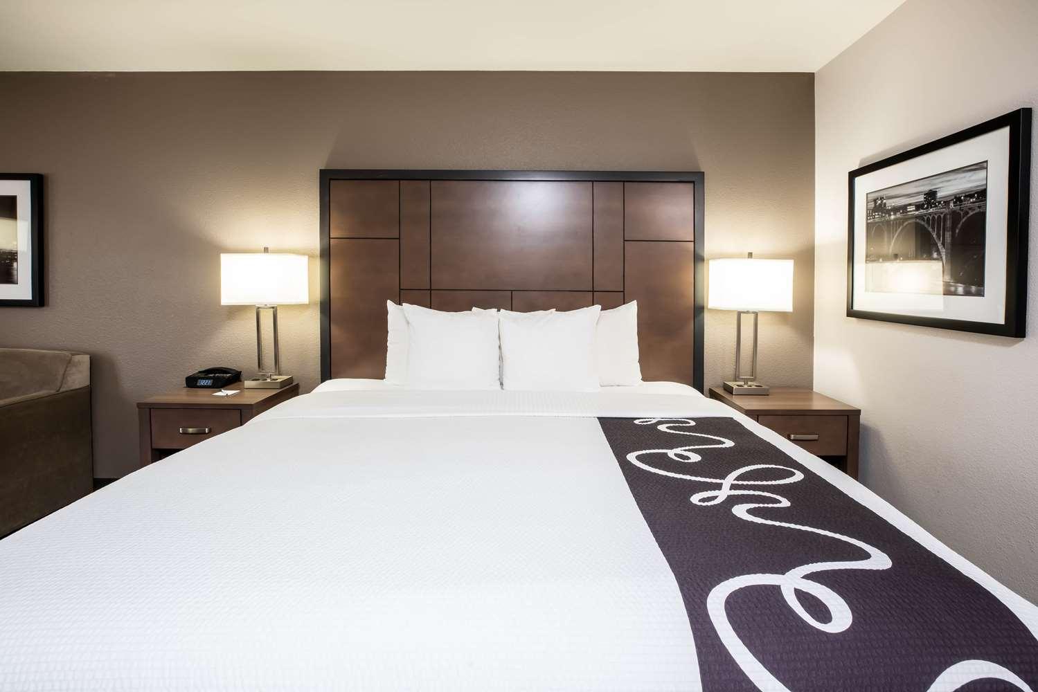 Best Western Plus Spokane North エクステリア 写真