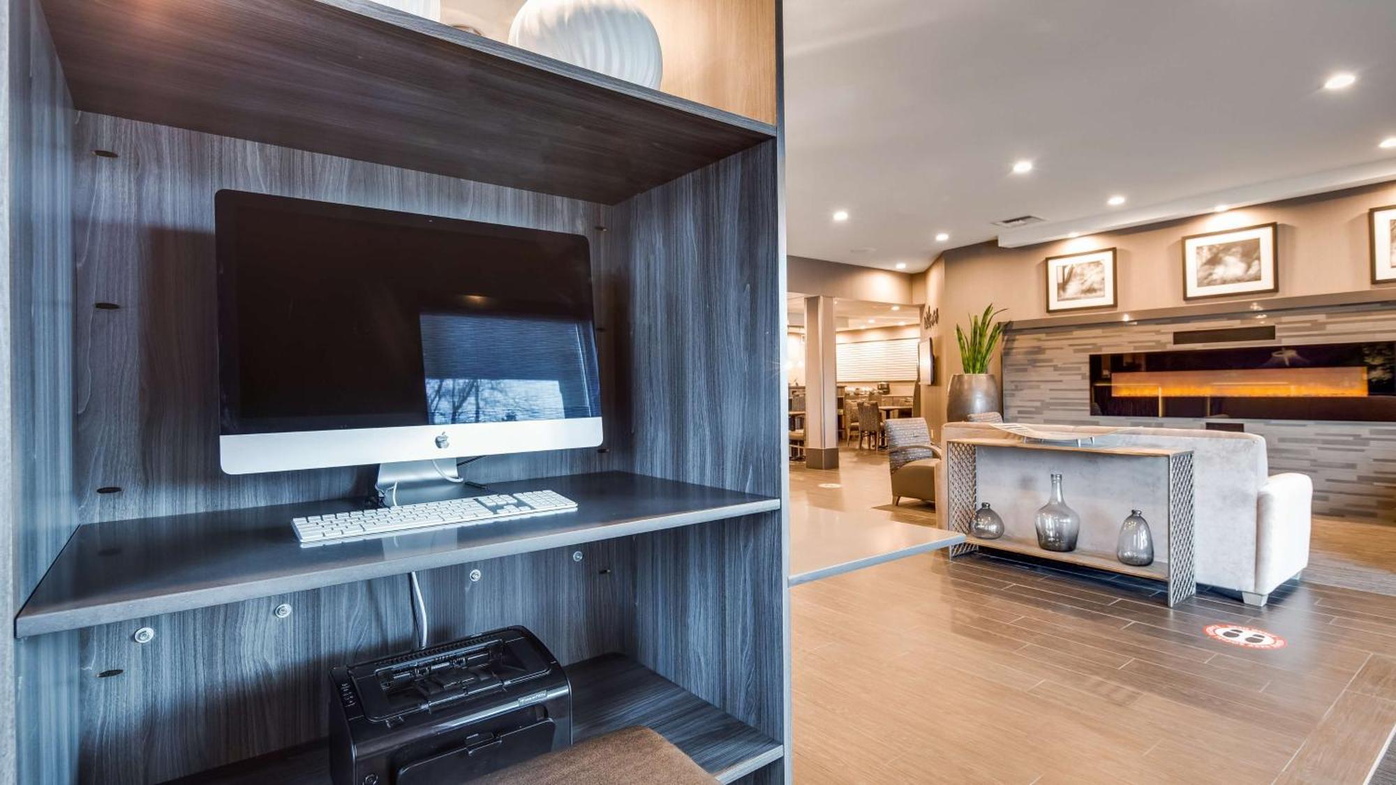 Best Western Plus Spokane North エクステリア 写真