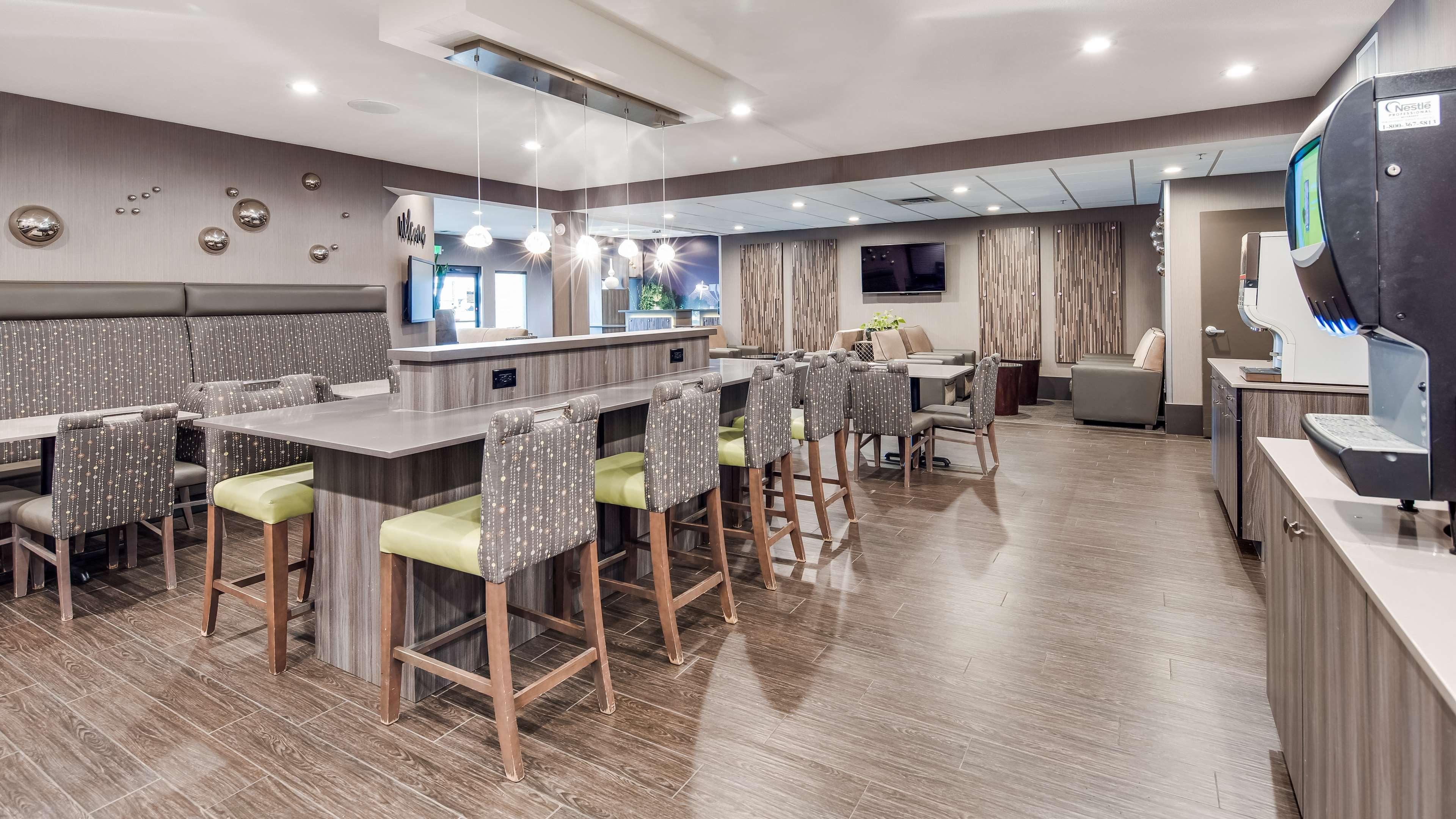 Best Western Plus Spokane North エクステリア 写真